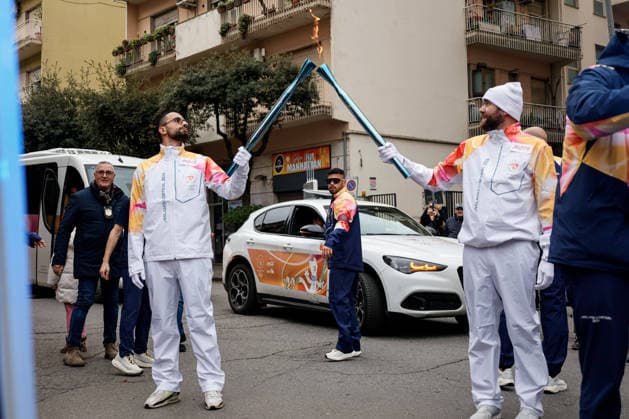 News - The passage of the Olympic flame in Cosenza during the passage of the Olympic flame in Cosenza - Italy Cosenza Cosenza Italy Copyright: xFrancescoxFarinax xLiveMediax LPN_2203349