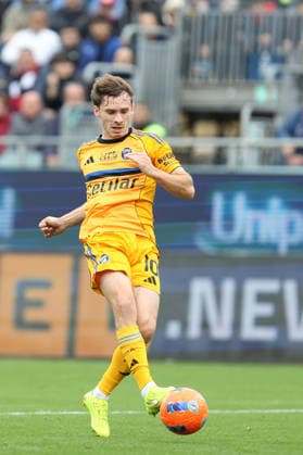 December 21, 2025, Cagliari: Pisa™s Metteo Tramoni in action during the Italian Serie A soccer match Cagliari calcio vs Pisa SC at the Unipol Domus in Cagliari, Italy, 21 December 2025.ANSA FABIO MURRU Soccer; Serie A:Cagliari Vs Pisa  - ZUMAa110 20251221_zaf_a110_002 Copyright: xFabioxMurrux