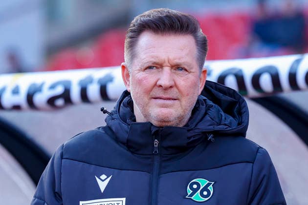 Coach Christian Titz Hannover 96 looks on, 2 Bundesliga, 1 FC Nürnberg v Hannover 96, Max Morlock Stadion on December 21, 2025 in Nuremberg, Germany Photo by Marco Steinbrenner DeFodi Images Coach Christian Titz Hannover 96 looks on, 2 Bundesliga, 1 FC Nürnberg v Hannover 96, Max Morlock Stadion, December 21, 2025 in Nuremberg, Germany Photo by Marco Steinbrenner DeFodi Images