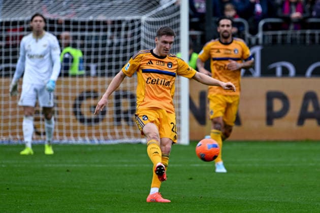 Pisa s Michel Aebischer in action during the Serie A soccer match between Cagliari Calcio and Pisa at the Unipol Domus in Cagliari, Sardinia - Sunday, 21 december 2025. - Soccer  Copyright: xGianlucaxZuddas LaPressex