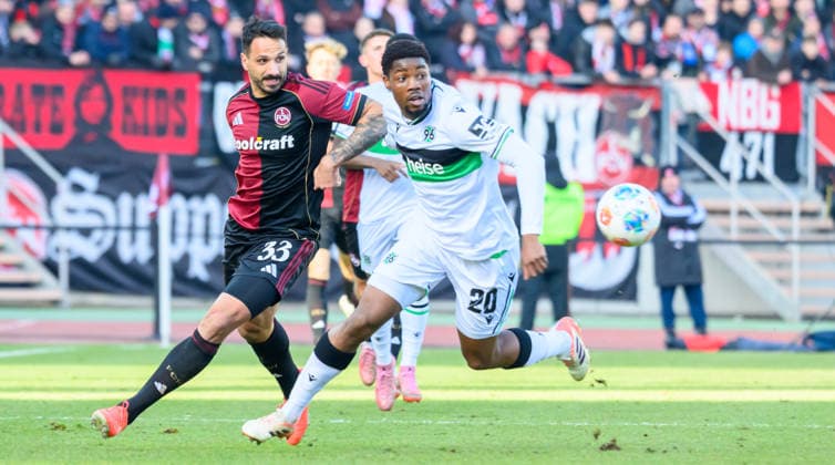 21 12 2025 Soccer Season 2025 2026 2 Soccer Bundesliga 17 Matchday 1 FC Nürnberg FCN Club Hannover 96 H96 Sportfoto Zink xwoxzix DFL regulations prohibit any use of photographs as image sequences and or quasi video only for editorial use Adriano Grimaldi 33, 1 FC Nürnberg FCN Ime Okon 20, Hannover 96 H96
