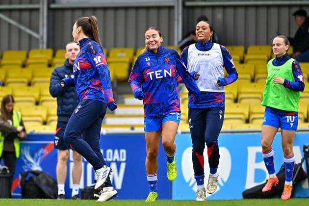 Players of Crystal Palace warm up prior to the Subway Women s League Cup Quarter Final match between Crystal Palace and Arsenal at VBS Community Stadium on December 21, 2025 in Sutton, England. Copyright: xYaroslavxDunkax xSPPx Sportspressphoto_SPR75851