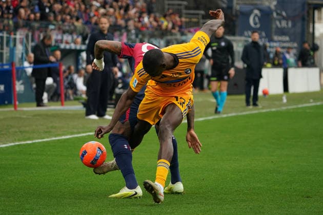 Cagliari Calcio v Pisa SC - Serie A Idrissa Toure of Pisa SC plays during the Serie A TIM match between Cagliari Calcio and Pisa SC in Italy on December 21, 2025 Cagliari Italy  Copyright: xAlessandroxToccox originalFilename:alessandro-cagliari251221_np2wi.jpg