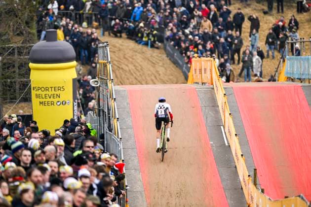 UCI Cyclocross World Cup 2025-2026 Koksijde KOKSIJDE, BELGIUM - DECEMBER 21 : Brand Lucinda of Baloise Glowi Lions in action during the 6th leg of the Koksijde UCI Cyclocross World Cup 2025-2026 a cyclocross race for Women Elite on December 21, 2025 in Koksijde, Belgium, 21 12 2025 ( Koksijde Belgium  Copyright: xNicoxVereeckenx