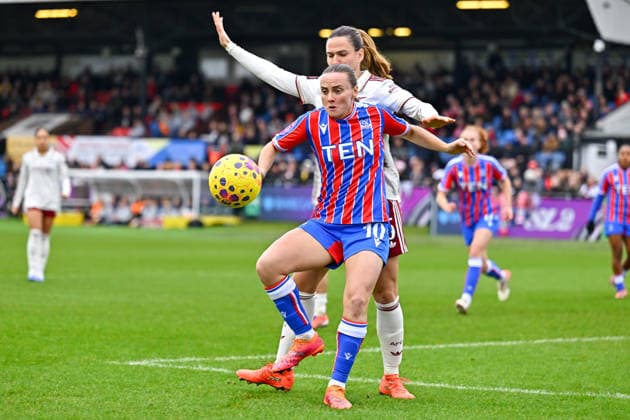 Kirsty Howa of Crystal Palace in action during the Subway Women s League Cup Quarter Final match between Crystal Palace and Arsenal at VBS Community Stadium on December 21, 2025 in Sutton, England. Copyright: xYaroslavxDunkax xSPPx Sportspressphoto_SPR75872