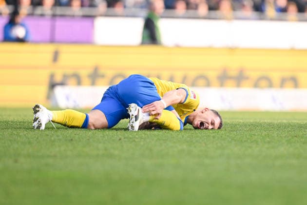 21 12 2025, Football, 2 Bundesliga, Season 2025 2026, Matchday 17, Eintracht Braunschweig FC Schalke 04, Sven Köhler Eintracht Braunschweig screams, xRHR PHOTO YYx Copyright: KROEGER RHR-FOTOx RHR-FOTO YY
