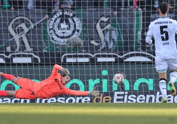 21 12 2025 Soccer Season 2025 2026 2 Soccer Bundesliga 17 Matchday 1 FC Nürnberg FCN Club Hannover 96 H96 Sportfoto Zink DaMa xdaxmax DFL regulations prohibit any use of photographs as image sequences and or quasi video only for editorial use Tor Treffer Torschuß zum 1 1 Torschütze Rafael Lubach 18, 1 FC Nürnberg FCN, not in picture gg Nahuel Noll 1, Hannover 96 H96