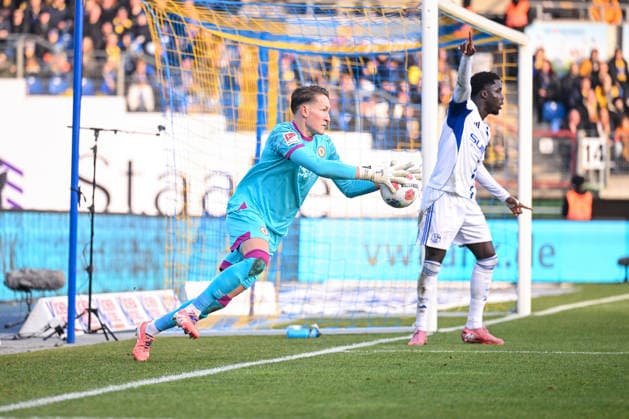21 12 2025, Football, 2 Bundesliga, Season 2025 2026, 17 Matchday, Eintracht Braunschweig FC Schalke 04, Ron Thorben Hoffmann Eintracht Braunschweig xRHR PHOTO YYx Copyright: KROEGER RHR-FOTOx RHR-FOTO YY