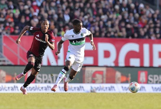 21 12 2025 Soccer Season 2025 2026 2 Soccer Bundesliga 17 Matchday 1 FC Nürnberg FCN Club Hannover 96 H96 Sportfoto Zink DaMa xdaxmax DFL regulations prohibit any use of photographs as image sequences and or quasi video only for editorial use Pape Demba Diop 20, 1 FC Nürnberg FCN Noel Aseko 15, Hannover 96 H96
