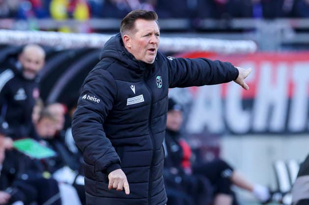 Coach Christian Titz Hannover 96 gestures, 2 Bundesliga, 1 FC Nuremberg v Hannover 96, Max Morlock Stadion on December 21, 2025 in Nuremberg, Germany Photo by Marco Steinbrenner DeFodi Images Coach Christian Titz Hannover 96 gestures, 2 Bundesliga, 1 FC Nuremberg v Hannover 96, Max Morlock Stadion, December 21, 2025 in Nuremberg, Germany Photo by Marco Steinbrenner DeFodi Images