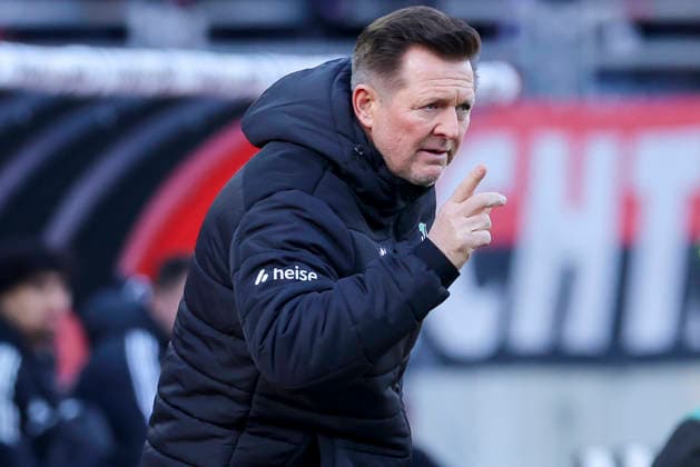 Coach Christian Titz Hannover 96 gestures, 2 Bundesliga, 1 FC Nuremberg v Hannover 96, Max Morlock Stadion on December 21, 2025 in Nuremberg, Germany Photo by Marco Steinbrenner DeFodi Images Coach Christian Titz Hannover 96 gestures, 2 Bundesliga, 1 FC Nuremberg v Hannover 96, Max Morlock Stadion, December 21, 2025 in Nuremberg, Germany Photo by Marco Steinbrenner DeFodi Images
