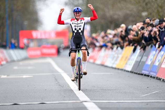 UCI Cyclocross World Cup 2025-2026 Koksijde KOKSIJDE, BELGIUM - DECEMBER 21 : Brand Lucinda of Baloise Glowi Lions celebrating her victory during the 6th leg of the Koksijde UCI Cyclocross World Cup 2025-2026 a cyclocross race for Women Elite on December 21, 2025 in Koksijde, Belgium, 21 12 2025 ( Koksijde Belgium  Copyright: xNicoxVereeckenx