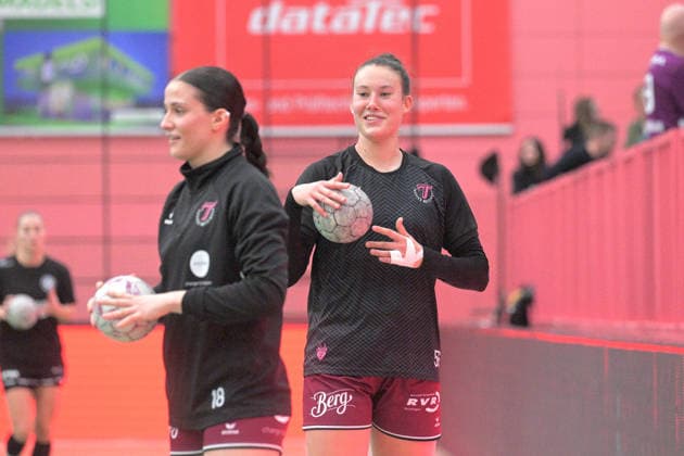 Carolin Huebner TusSies Metzingen, 56 TusSies Metzingen vs VfL Oldenburg, Handball, Alsco HBF, 11 League Matchday, Season 2025 2026, 21 12 2025 TusSies Metzingen vs VfL Oldenburg, Handball, Alsco HBF, 11 League Matchday, Season 2025 2026, 21 12 2025 Tuebingen Copyright: xEibner-Pressefoto TobiasxBaurx EP_TBR