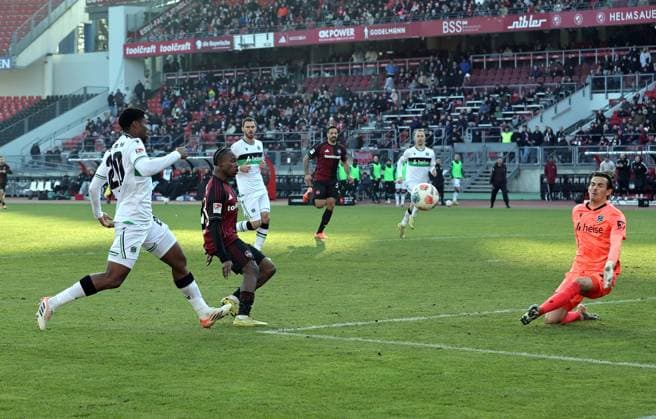 21 12 2025 Soccer Season 2025 2026 2 Soccer Bundesliga 17 Matchday 1 FC Nürnberg FCN Club Hannover 96 H96 Sportfoto Zink DaMa xdaxmax DFL regulations prohibit any use of photographs as image sequences and or quasi video only for editorial use Goal Goal Shot to 2 1 Goalscorer Mohamed Ali Zoma 23, 1 FC Nürnberg FCN vs Nahuel Noll 1, Hannover 96 H96