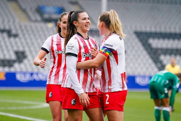 Germany Soccer Google Pixel Women Bundesliga 2025 26, 14 Matchday SC Freiburg vs SV Werder Bremen Dreisamstadion Freiburg Goal and goal celebration to 1 0 by Leela Egli SC Freiburg Women, 20 Joy, emotions, jubilation Copyright: xJOERANxSTEINSIEKx