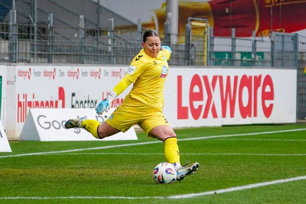 Germany Soccer Google Pixel Women Bundesliga 2025 26, 14 Matchday SC Freiburg vs SV Werder Bremen Dreisamstadion Freiburg Mariella El Sherif Werder Bremen Women, 39 Copyright: xJOERANxSTEINSIEKx