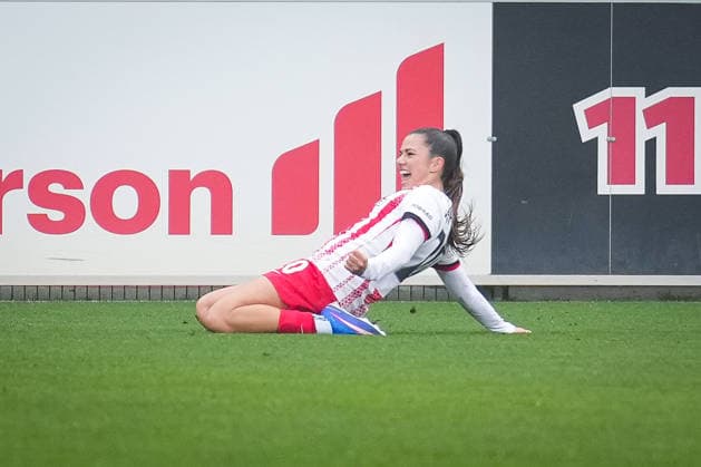 Soccer, Google Pixel Women Bundesliga, 14 Matchday, 2025 2026, SC Freiburg vs SV Werder Bremen, 21 12 2025, Dreisamstadion, Freiburg, Leela Egli SC Freiburg, Women 20 Goal, Goal celebration, Emotions, Goal shot, Joy, Cheering, Freiburg Dreisamstadion Baden Württemberg Germany Copyright: xFINLEYxMÖRCHx