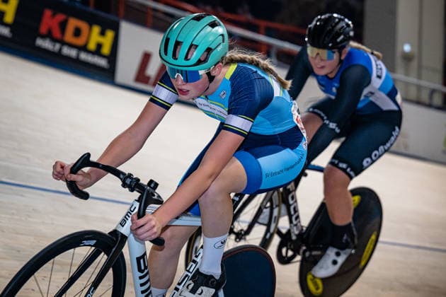 HIRSCHMANN Finja Marie DM Omnium 2025 Frankfurt Oder HIRSCHMANN Finja Marie GER SV Eintracht Frankenhain Landscape horizontal Landscape Event Event DM Omnium 2025 German Championship Category Category Cycling Track Cycling National Championship Omnium Women U19 Juniors Location Location Europe Germany Brandenburg Märkisch Oderland Frankfurt Oder Oderlandhalle Discipline Omnium Points Race 4 Race Distance 15 km Date Date 20 12 2025 Saturday Day 2