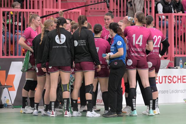 Time Out TusSies TusSies Metzingen vs VfL Oldenburg, Handball, Alsco HBF, 11 League Matchday, Season 2025 2026, 21 12 2025 TusSies Metzingen vs VfL Oldenburg, Handball, Alsco HBF, 11 League Matchday, Season 2025 2026, 21 12 2025 Tuebingen Copyright: xEibner-Pressefoto TobiasxBaurx EP_TBR