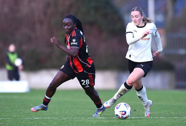 Soccer 2 Women Bundesliga Season 2025 2026 14 Matchday Borussia Mönchengladbach Eintracht Frankfurt II on 21 12 2025 at Grenzlandstadion in Mönchengladbach Mira Arouna Eintracht Frankfurt II , left Sophia Gerber Borussia Mönchengladbach , right DFB regulations prohibit any use of photographs as image sequences and or quasi video Nordrhein Westfalen Germany
