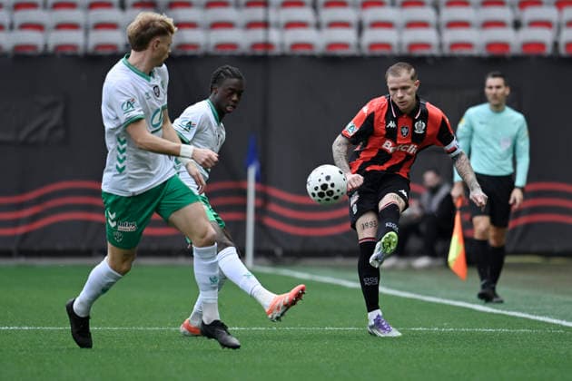 FOOTBALL : Nice (OGC Nice) vs Saint Etienne (ASSE) - Coupe de France - 32e de finale - 21 12 2025 Nice™s defender 3 Melvin Bard durant le match de coupe de France, opposant l™OGC Nice a L™AS Saint Etienne, a l™occasion des 32e de finale, Stade de l™Allianz Riviera de Nice, sud de la France, le 21 dÃ cembre 2025. NICEFrance  Copyright: xfredxDIDES psnewzx