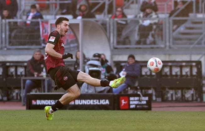 21 12 2025 Soccer Season 2025 2026 2 Soccer Bundesliga 17 Matchday 1 FC Nürnberg FCN Club Hannover 96 H96 Sportfoto Zink DaMa xdaxmax DFL regulations prohibit any use of photographs as image sequences and or quasi video only for editorial use Luka Lochoshvili 24, 1 FC Nürnberg FCN with shot on goal