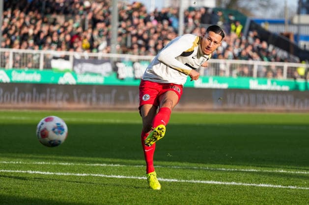 Germany Soccer 2 Bundesliga, Season 2025 26, Matchday 17 Preußen Münster vs SV Elversberg, 21 12 2025, LVM Preußenstadion Münster, North Rhine-Westphalia Younes Ebnoutalib SV Elversberg, 22 Copyright: xLeonxFrickx