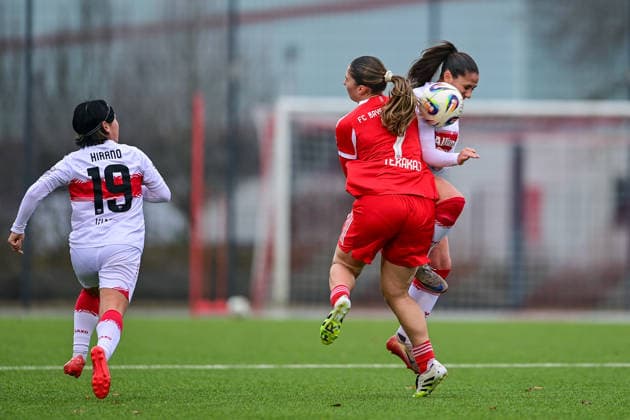 v li Yuka Hirano Stuttgart, 19 Elira Terakaj FCB, 7 rushes with Katharina Schaefer Stuttgart, 4 together, duel, duel, tackle, dynamics, action, 21 12 2025, Munich Germany , Football,2 Women Bundesliga, FC Bayern München II VfB Stuttgart, DFB DFL REGULATIONS PROHIBIT ANY USE OF PHOTOGRAPHS AS IMAGE SEQUENCES AND OR QUASI VIDEO xslx