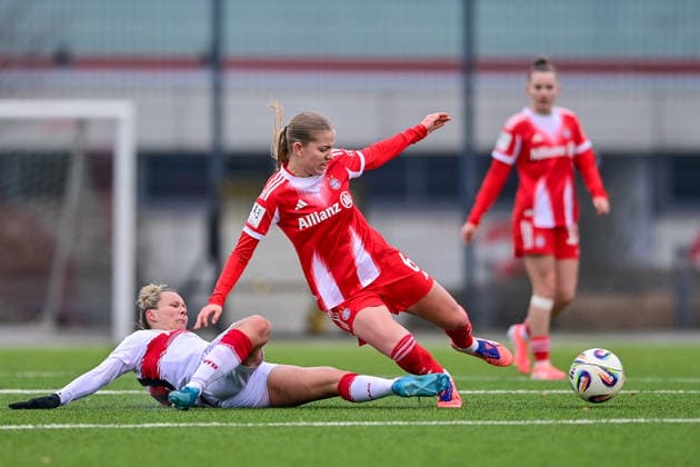 v li Jana Beuschlein Stuttgart, 20 Marie Gmeineder FCB, 6 iom Zweikampf, Duell, duel, tackle, Dynamik, Action, 21 12 2025, München Deutschland , Fußball,2 Frauen Bundesliga, FC Bayern München II VfB Stuttgart, DFB DFL REGULATIONS PROHIBIT ANY USE OF PHOTOGRAPHS AS IMAGE SEQUENCES AND OR QUASI VIDEO xslx