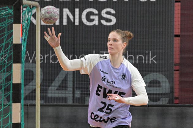 Madita Kohorst VfL Oldenburg, 25 in goal TusSies Metzingen vs VfL Oldenburg, handball, Alsco HBF, 11 league matchday, 2025 2026 season, 21 12 2025 TusSies Metzingen vs VfL Oldenburg, handball, Alsco HBF, 11 league matchday, 2025 2026 season, 21 12 2025 Tuebingen Copyright: xEibner-Pressefoto TobiasxBaurx EP_TBR