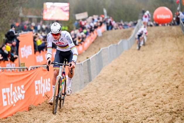 UCI Cyclocross World Cup 2025-2026 Koksijde KOKSIJDE, BELGIUM - DECEMBER 21 : Van der Poel Mathieu of Alpecin - Deceuninck in action during the 6th leg of the Koksijde UCI Cyclocross World Cup 2025-2026 a cyclocross race for Men Elite on December 21, 2025 in Koksijde, Belgium, 21 12 2025 ( Koksijde Belgium  Copyright: xNicoxVereeckenx