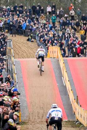 UCI Cyclocross World Cup 2025-2026 Koksijde KOKSIJDE, BELGIUM - DECEMBER 21 : Van der Poel Mathieu of Alpecin - Deceuninck in action during the 6th leg of the Koksijde UCI Cyclocross World Cup 2025-2026 a cyclocross race for Men Elite on December 21, 2025 in Koksijde, Belgium, 21 12 2025 ( Koksijde Belgium  Copyright: xNicoxVereeckenx