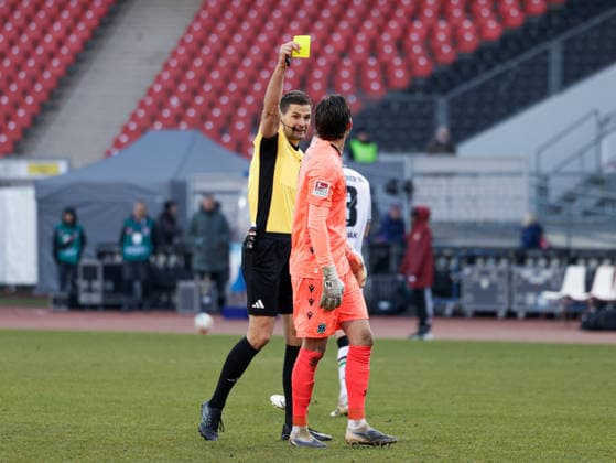 Germany Soccer, 2 Bundesliga 2025 26, 17 Matchday 1 FC Nürnberg vs Hannover 96 Max Morlock Stadion Nürnberg Max Burda Referee Referee Nahuel Noll Hannover 96, 1 Copyright: xChristopherxRupprechtx