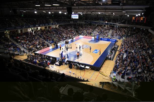 Wide angle shot of the arena at the game between MLP Academics Heidelberg and Veolia Towers Hamburg with audience easyCredit BBL MLP Academics Heidelberg - Veolia Towers Hamburg 21 12 2025 SNP Dome Heidelberg Wide angle shot of the arena with audience Copyright: xspeedshotx