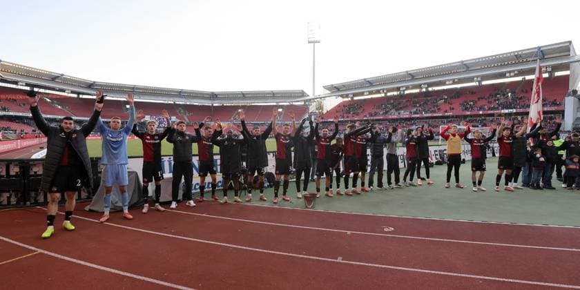21 12 2025 Soccer Season 2025 2026 2 Soccer Bundesliga 17 Matchday 1 FC Nürnberg FCN Club Hannover 96 H96 Sportfoto Zink DaMa xdaxmax DFL regulations prohibit any use of photographs as image sequences and or quasi video only for editorial use Jubilation joy after end of match Team Team of FCN celebrates with Clubfan Clubfans FCN Fans Fans Fans