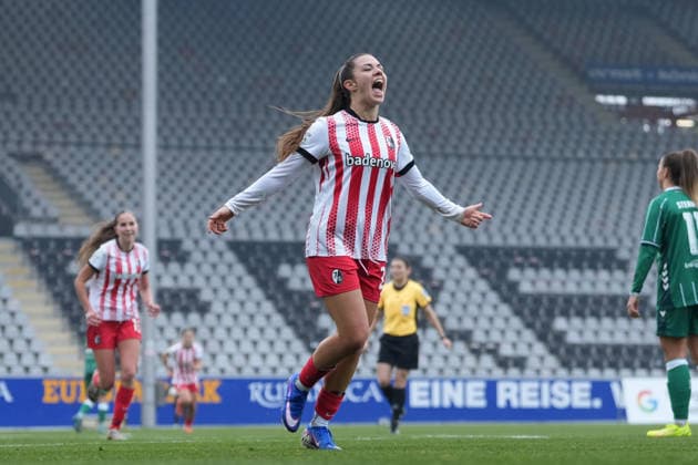 Leela Egli SC Freiburg, 20 goal celebration, emotions, jubilation, goal success, finish, goal , Germany, Soccer, GooglePixel Women Bundesliga, 14 Matchday, 2025 2026, SC Freiburg vs SV Werder Bremen, 21 12 2025, Dreisamstadion, Freiburg, Germany DFB REGULATIONS PROHIBIT ANY USE OF PHOTOGRAPHS AS IMAGE SEQUENCES AND OR QUASI VIDEO Freiburg Dreisamstadion Baden Wuerttemberg Germany Copyright: xArnexAmbergx