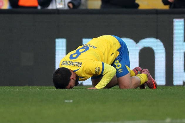 Braunschweig vs Schalke 04, 2 BL Braunschweig, 21 12 2025, FOOTBALL Eintracht Braunschweig vs FC Schalke 04, 2 BL, Season 2025 26 Mehmet Can Aydin Eintracht Braunschweig celebrates after his goal for 1 0 Braunschweig