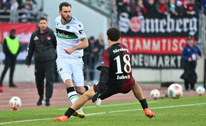 21 12 2025 Soccer Season 2025 2026 2 Soccer Bundesliga 17 Matchday 1 FC Nürnberg FCN Club Hannover 96 H96 Sportfoto Zink xwoxzix DFL regulations prohibit any use of photographs as image sequences and or quasi video only for editorial use Boris Tomiak 3, Hannover 96 H96 Rafael Lubach 18, 1 FC Nürnberg FCN