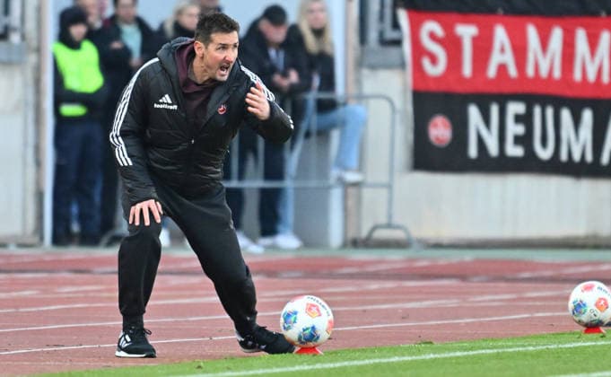 21 12 2025 Soccer Season 2025 2026 2 Soccer Bundesliga 17 Matchday 1 FC Nürnberg FCN Club Hannover 96 H96 Sportfoto Zink xwoxzix DFL regulations prohibit any use of photographs as image sequences and or quasi video only for editorial use Miroslav Miro Klose Trainer 1 FC Nürnberg FCN ruft schreit brüllt
