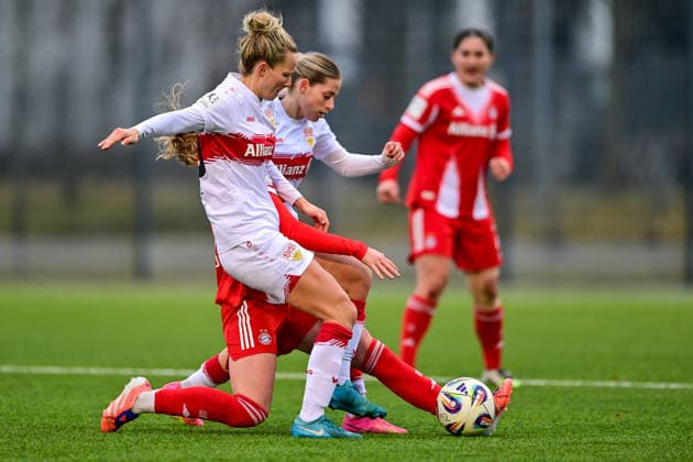 from left Marie Gmeineder FCB, 6 is tackled by Jana Beuschlein Stuttgart, 20 left and Dafina Redzepi Stuttgart, 07 right, duel, duel, tackle, dynamics, action, 21 12 2025, Munich Germany , Football,2 Women Bundesliga, FC Bayern München II VfB Stuttgart, DFB DFL REGULATIONS PROHIBIT ANY USE OF PHOTOGRAPHS AS IMAGE SEQUENCES AND OR QUASI VIDEO xslx