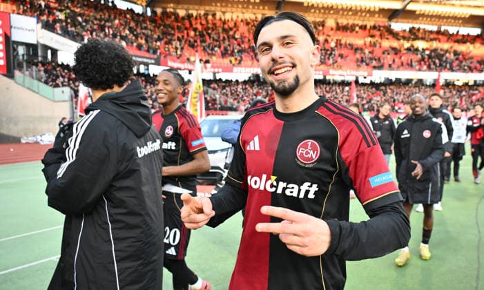 21 12 2025 Soccer Season 2025 2026 2 Soccer Bundesliga 17 Matchday 1 FC Nürnberg FCN Club Hannover 96 H96 Sportfoto Zink xwoxzix DFL regulations prohibit any use of photographs as image sequences and or quasi video only for editorial use Berkay Yilmaz 21, 1 FC Nürnberg FCN Jubel Freude nach Spielende