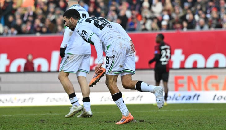 21 12 2025 Soccer season 2025 2026 2 Soccer Bundesliga 17 Matchday 1 FC Nürnberg FCN Club Hannover 96 H96 Sportfoto Zink xwoxzix DFL regulations prohibit any use of photographs as image sequences and or quasi video only for editorial use Waniss Taibi 26, Hannover 96 H96 shoe Football boot in hand