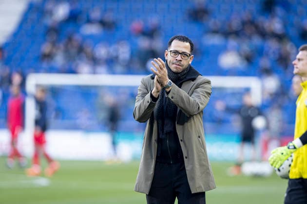 FOOTBALL : Racing de Strasbourg (RCS) vs Dunkerque- Coupe de France - 32e de finale - 21 12 2025 Stade de la Meinau. Strasbourg - France echauffement des joueurs de l equipe de Racing Strasbourg Manager Racing Strasbourg Liam Rosenior ENG  Copyright: xelyxandroxcegarrax