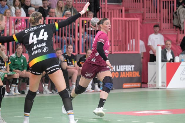 Gabriela Clausson Bitolo TusSies Metzingen, 22 TusSies Metzingen vs VfL Oldenburg, Handball, Alsco HBF, 11 League Matchday, Season 2025 2026, 21 12 2025 TusSies Metzingen vs VfL Oldenburg, Handball, Alsco HBF, 11 League Matchday, Season 2025 2026, 21 12 2025 Tuebingen Copyright: xEibner-Pressefoto TobiasxBaurx EP_TBR
