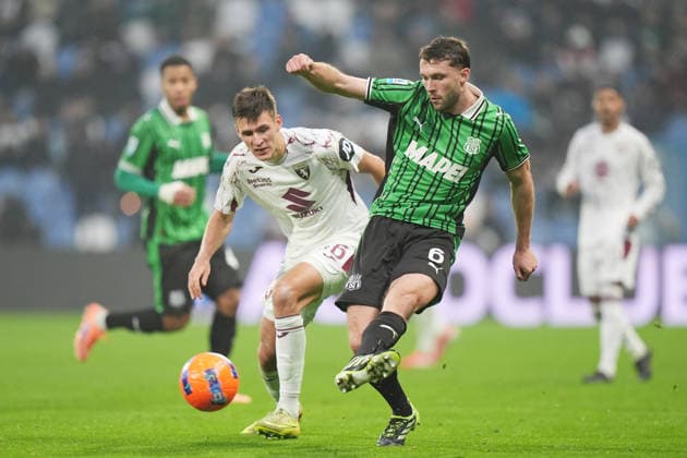 Sassuolo s Sebastian Walukiewicz during the Serie A soccer match between Sassuolo and Torino at the Mapei Stadium in Reggio Emilia , north Italy - Sunday , December 21 , 2025. - Soccer .  Copyright: xSpada LaPressex