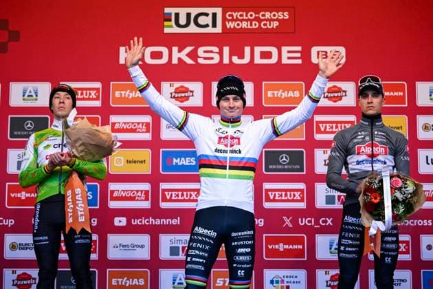 UCI Cyclocross World Cup 2025-2026 Koksijde KOKSIJDE, BELGIUM - DECEMBER 21 : Sweeck Laurens (BEL) of Crelan - Corendon, Van der Poel Mathieu of Alpecin - Deceuninck and Vandeputte Niels (BEL) of Alpecin-Deceuninck on the podium during the 6th leg of the Koksijde UCI Cyclocross World Cup 2025-2026 a cyclocross race for Men Elite on December 21, 2025 in Koksijde, Belgium, 21 12 2025 ( Koksijde Belgium  Copyright: xNicoxVereeckenx