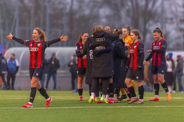 Ingolstadt, Germany 21 December 2025 2 BL Women 2025 2026 FC Ingolstadt 04 vs 1 FFC Turbine Potsdam In the picture from left Leonie Haberäcker Haberaecker FCI cheers after the final whistle Audi Sportpark Bayern Copyright: xFotostandx xSchäferx