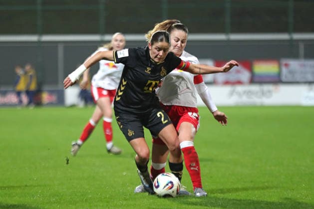 Google Pixel Women Bundesliga, RB Leipzig 1 FC Köln 21 12 2025 Laura Feiersinger 27, 1 FC Köln vs Annabel Schasching 16, RB Leipzig Soccer, Google Pixel Women Bundesliga, Season 2025 2026, Matchday 14 RB Leipzig vs 1 FC Köln on 21 12 2025, Training Center Cottaweg, Leipzig DFB REGULATIONS PROHIBIT ANY USE OF PHOTOGRAPHS AS IMAGE SEQUENCES AND OR QUASI VIDEO Copyright: xBEAUTIFULxSPORTS JanxKaeferx