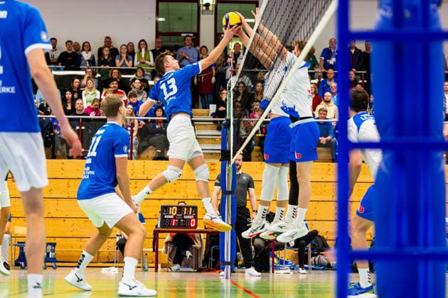 21 12 2025, GER, Volleyball, 2 BL Maenner Sued, Season 2025 2026, Blue Volleys Gotha L E Volleys Ben Bierwisch Blue Volleys Gotha 99867 Gotha Sporthalle Sportanlage Ernesti Thüringen Germany