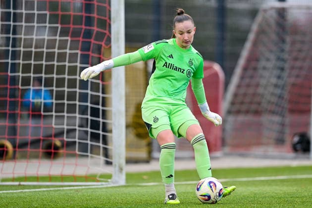 Sophie Klein Goalkeeper, Goalkeeper, FCB, 1 on ball, Cropped, Single, Action, Action, 21 12 2025, Munich Germany , Soccer,2 Women Bundesliga, FC Bayern München II VfB Stuttgart, DFB DFL REGULATIONS PROHIBIT ANY USE OF PHOTOGRAPHS AS IMAGE SEQUENCES AND OR QUASI VIDEO xslx